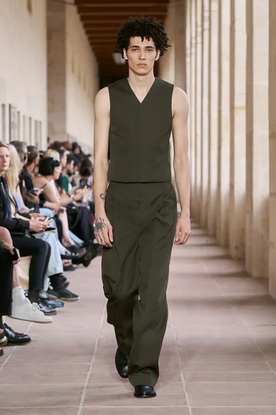 Look 43